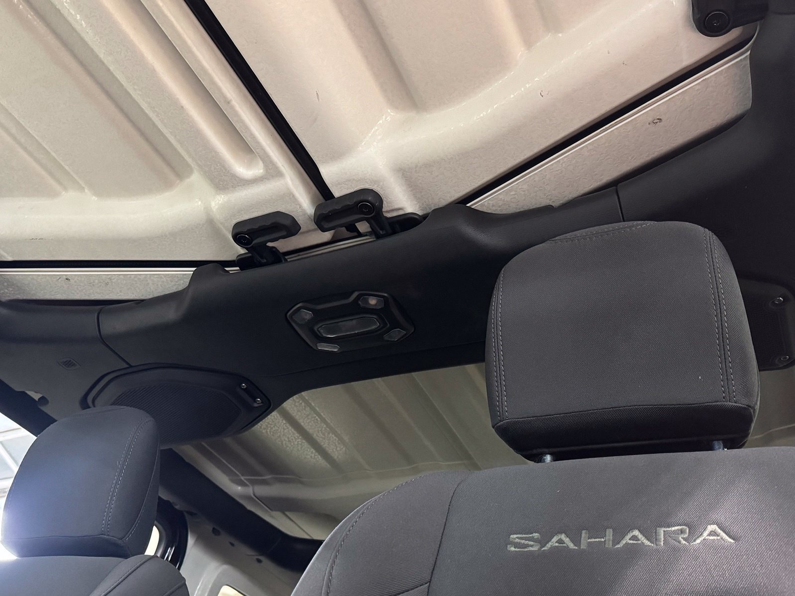 Used 2021 Jeep Wrangler Unlimited Sahara w/ Uconnect 4C Nav & Sound Group AWD/4WD image 33
