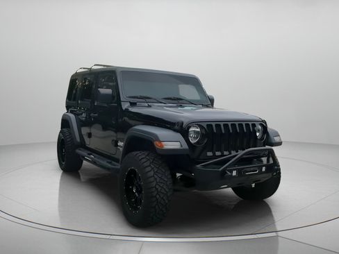 Used 2018 Jeep Wrangler Unlimited Sport S AWD/4WD image 4