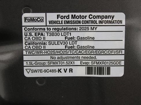 Used 2025 Ford Escape ST-Line FWD image 38