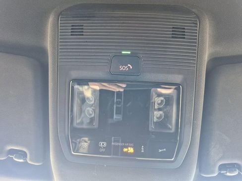 Used 2024 Volkswagen Atlas Cross Sport SE image 24