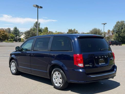 Used 2012 Dodge Grand Caravan SE FWD image 3