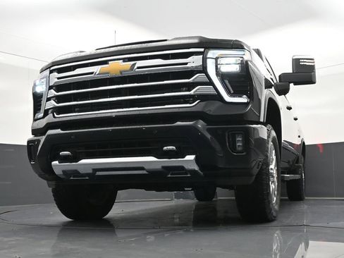 Used 2024 Chevrolet Silverado 2500 High Country w/ High Country Premium Package AWD/4WD image 32