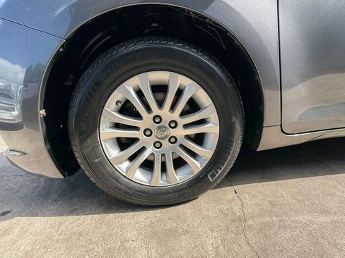 Used 2011 Toyota Sienna XLE w/ Entertainment Pkg FWD image 22