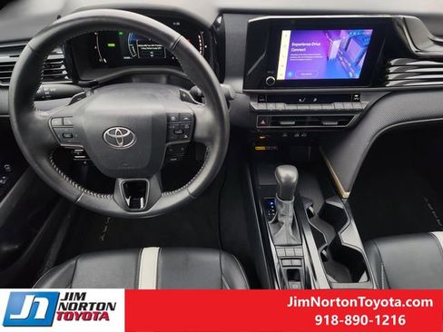 Used 2025 Toyota Camry SE FWD image 26
