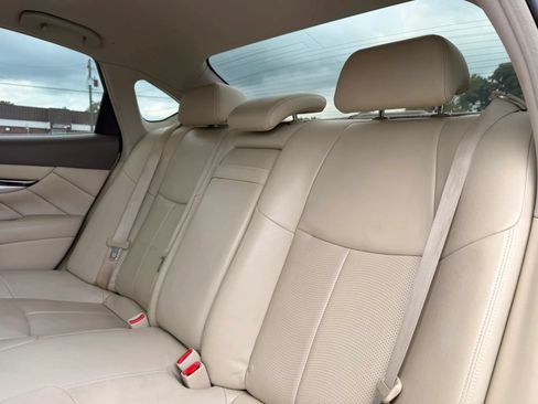 Used 2016 INFINITI Q70 L 3.7 RWD image 13