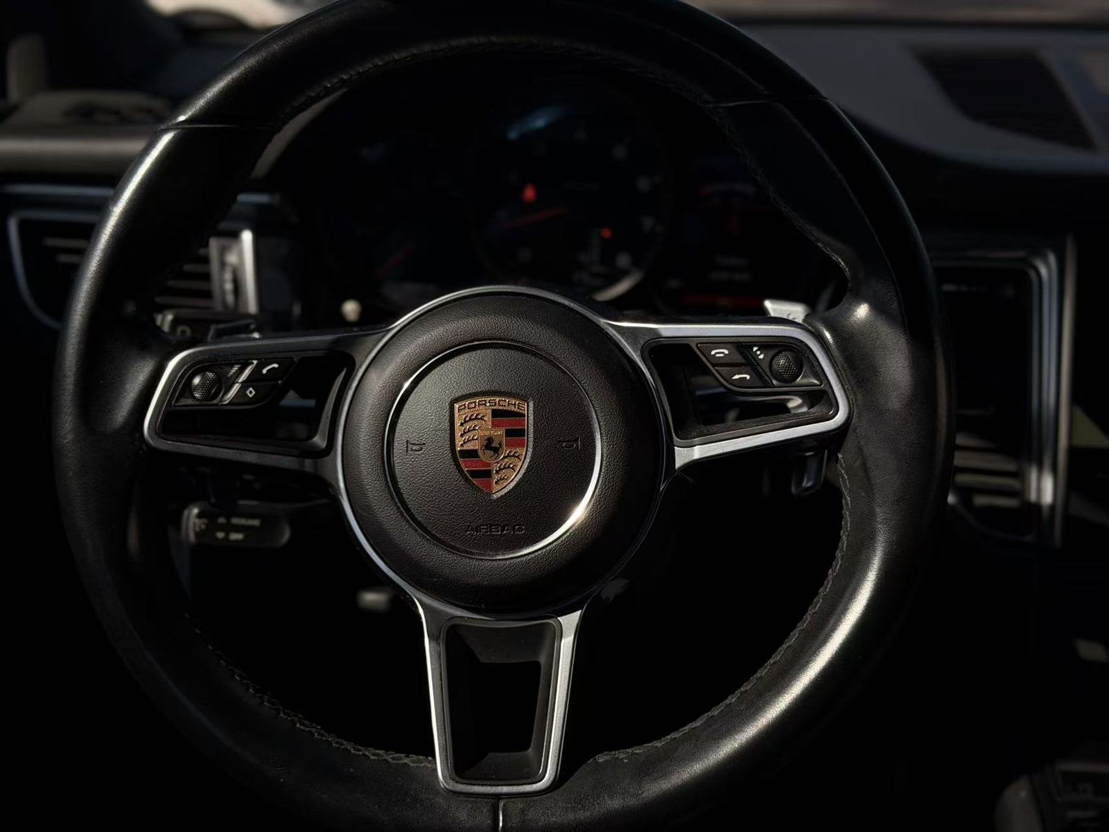 Used 2018 Porsche Macan AWD/4WD image 14