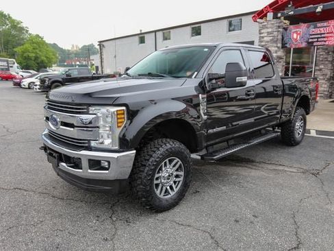 Used 2018 Ford F250 Lariat w/ Lariat Value Package AWD/4WD image 2