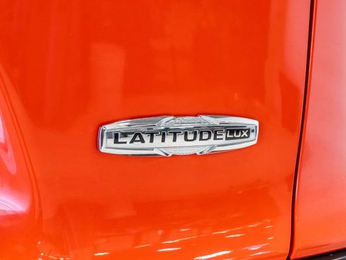 Used 2021 Jeep Cherokee Latitude Lux AWD/4WD image 29