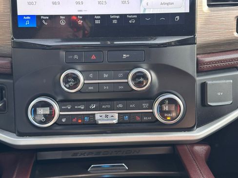 Used 2023 Ford Expedition Limited image 36