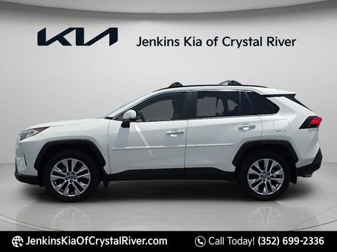 Used 2019 Toyota RAV4 Limited w/ Cold Weather Package AWD/4WD image 13