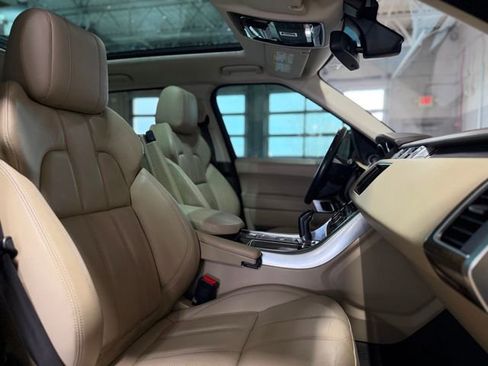Used 2016 Land Rover Range Rover Sport SE image 26