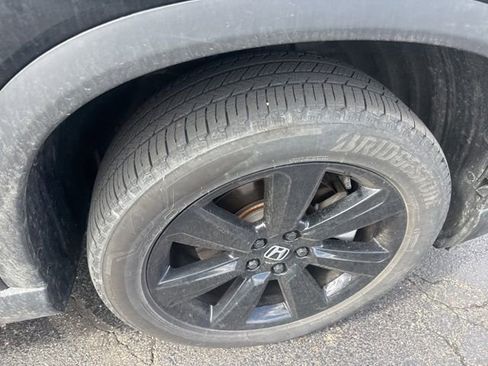 Used 2025 Honda Pilot Black Edition image 12