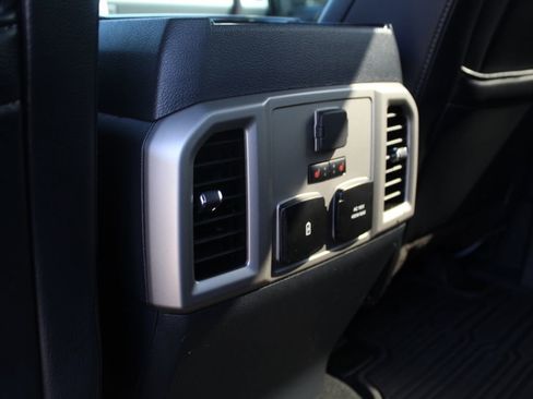 Used 2022 Ford F250 Lariat w/ Lariat Ultimate Package AWD/4WD image 13