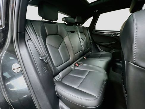Certified 2023 Porsche Macan S AWD/4WD image 29