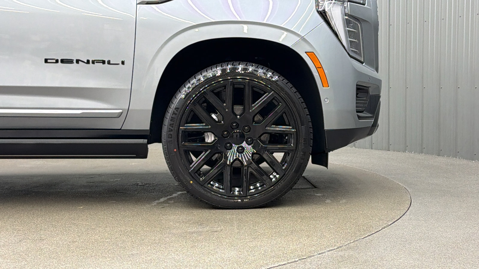 Used 2026 GMC Yukon XL Denali w/ Sun & Power Step Package AWD/4WD image 10