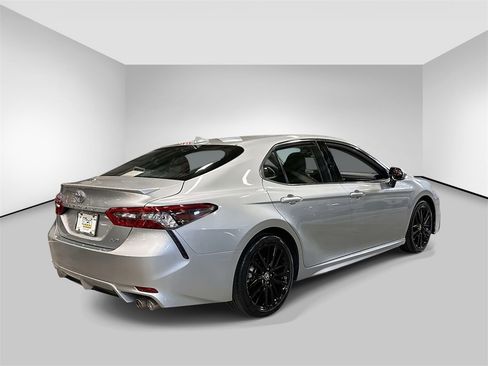 Used 2023 Toyota Camry XSE image 5
