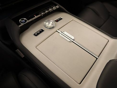 New 2025 Lincoln Navigator Reserve AWD/4WD image 8