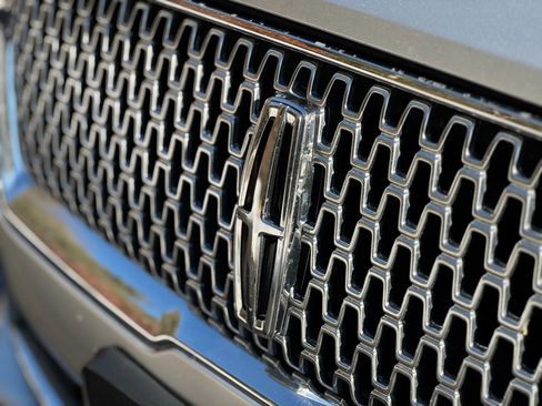 Used 2018 Lincoln MKZ Select w/ Select Plus Package image 11