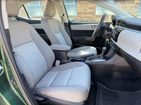 Used 2016 Toyota Corolla LE FWD image 19