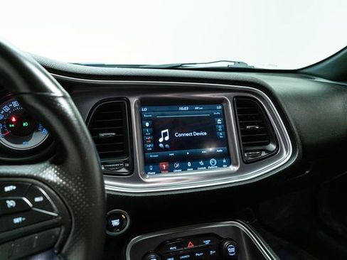 Used 2019 Dodge Challenger R/T Scat Pack w/ Shaker Package image 25