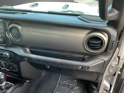 Used 2019 Jeep Wrangler Unlimited Sport S AWD/4WD image 23