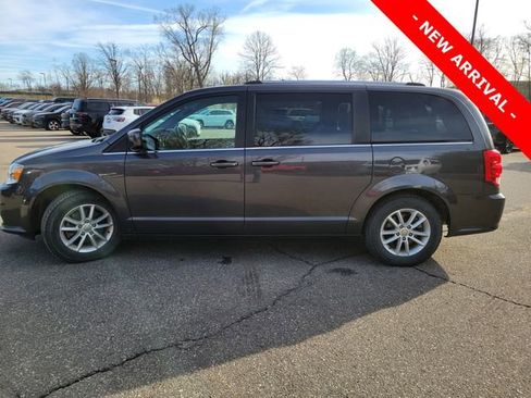 Used 2019 Dodge Grand Caravan SXT image 6