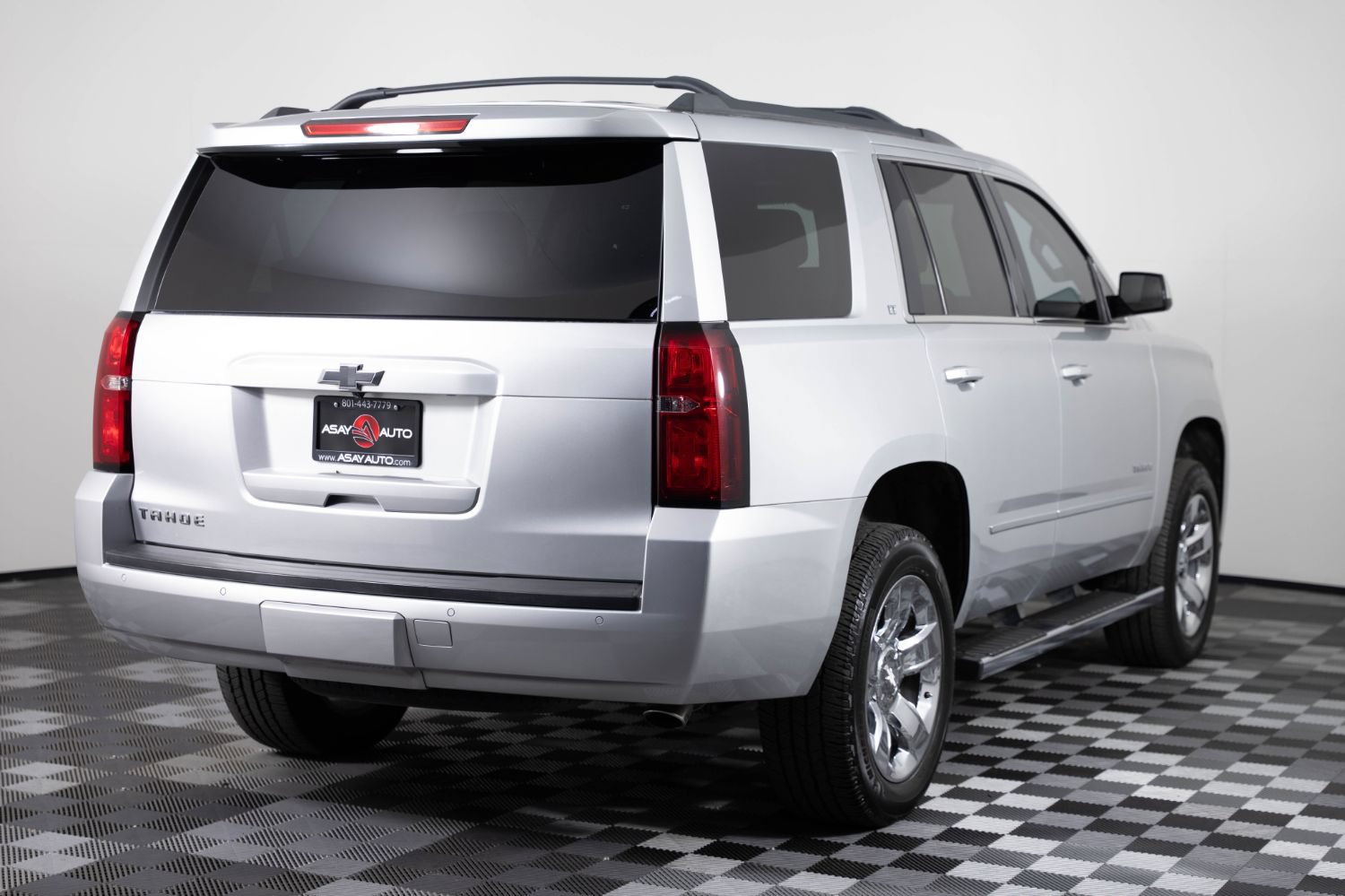 Used 2017 Chevrolet Tahoe LT w/ LT Signature Package AWD/4WD image 7