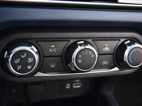 New 2025 Nissan Versa SV image 14