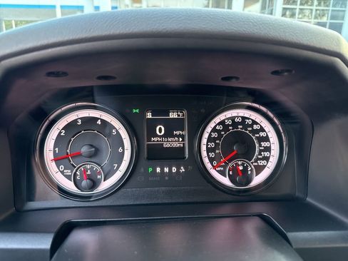 Used 2020 RAM 1500 Classic SLT image 25