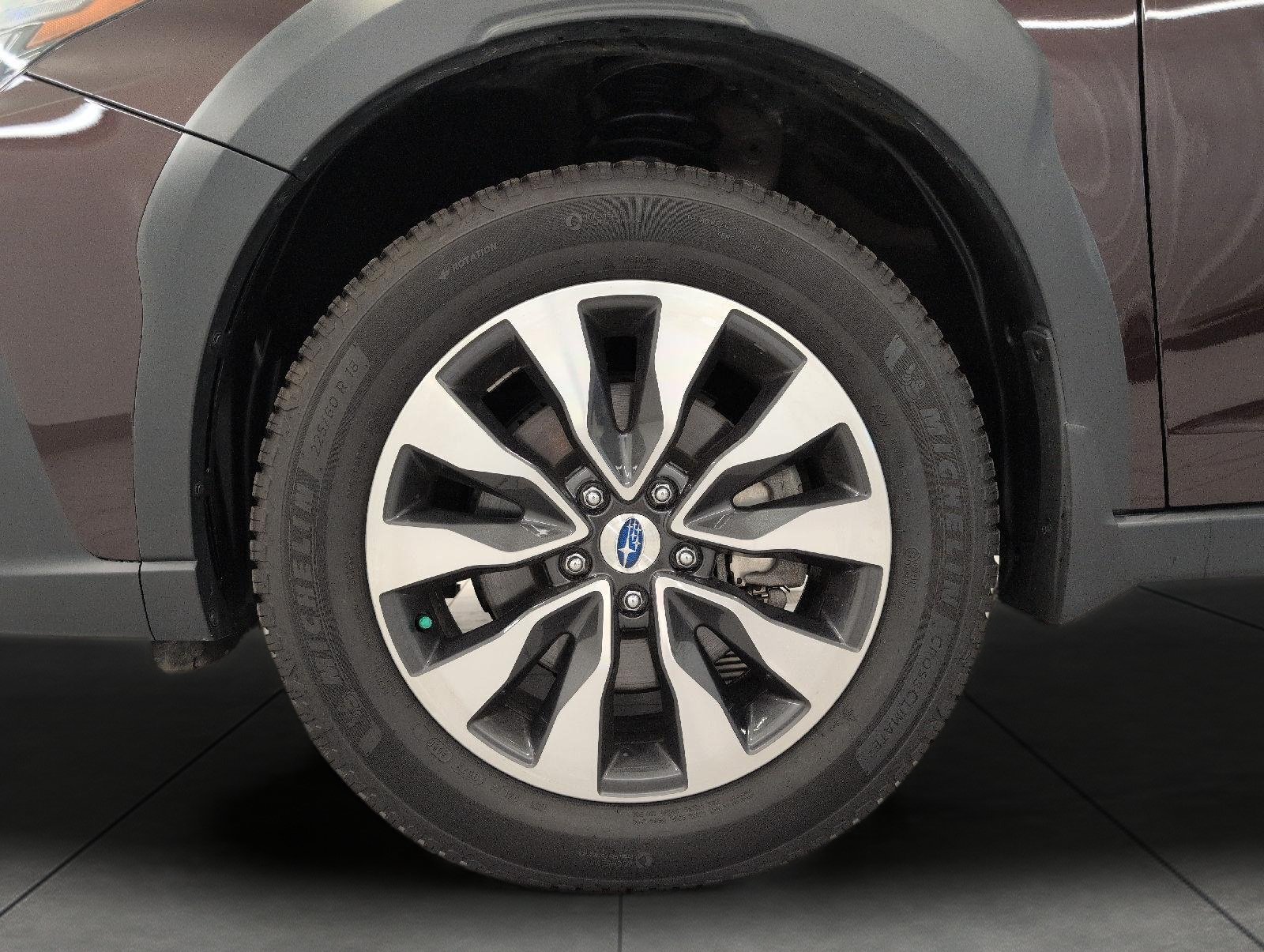 Used 2024 Subaru Outback Touring AWD/4WD image 3