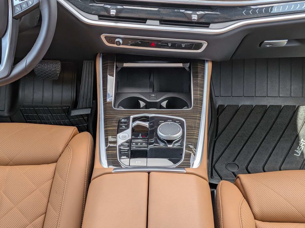 Used 2024 BMW X5 xDrive40i w/ Premium Package AWD/4WD image 20