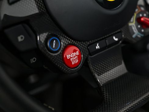 Used 2021 Ferrari F8 Tributo RWD image 39