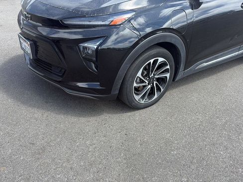 Used 2022 Chevrolet Bolt EUV Premier w/ Sun & Sound Package image 7