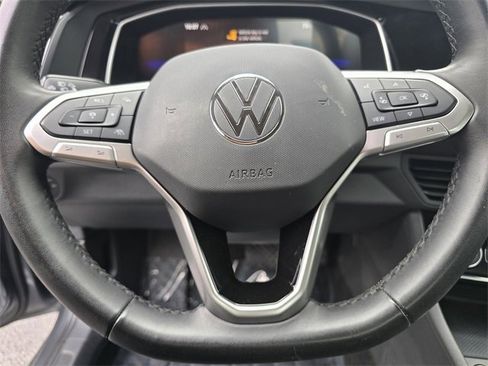 Used 2024 Volkswagen Jetta SE image 31