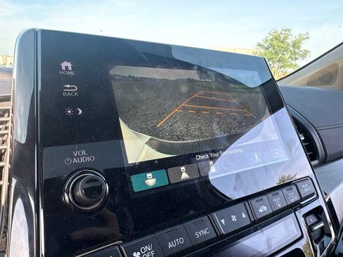 Used 2024 Honda Odyssey Touring image 25