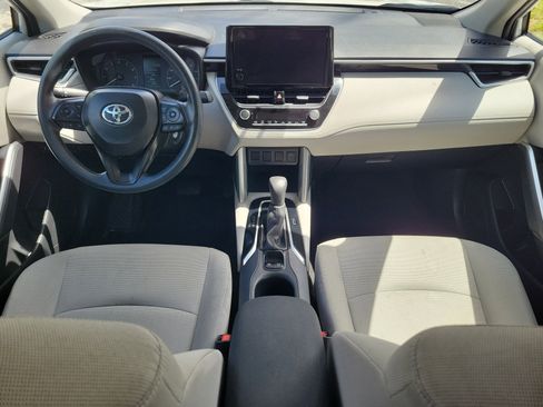 Used 2024 Toyota Corolla Cross L AWD/4WD image 11
