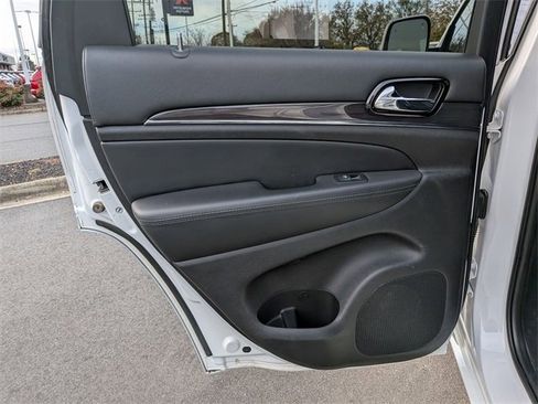 Used 2020 Jeep Grand Cherokee Overland image 26