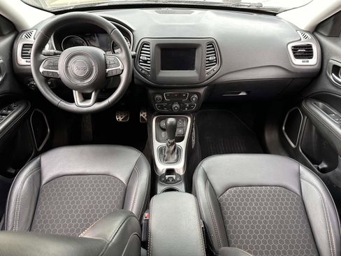 Used 2019 Jeep Compass Latitude image 18