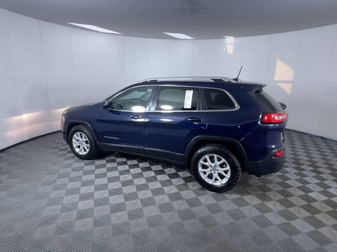 Used 2016 Jeep Cherokee Latitude w/ Cold Weather Group image 6
