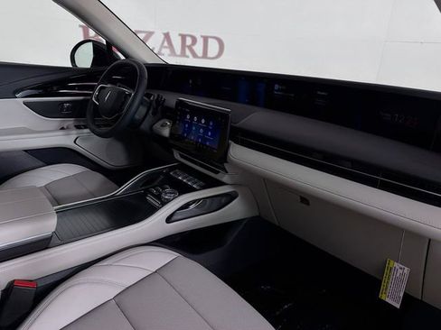 New 2026 Lincoln Nautilus Premier AWD/4WD image 32