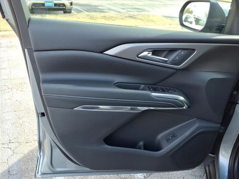 New 2026 Chevrolet Traverse LT image 9