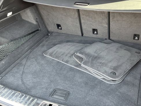 Certified 2023 Porsche Cayenne Platinum Edition image 16