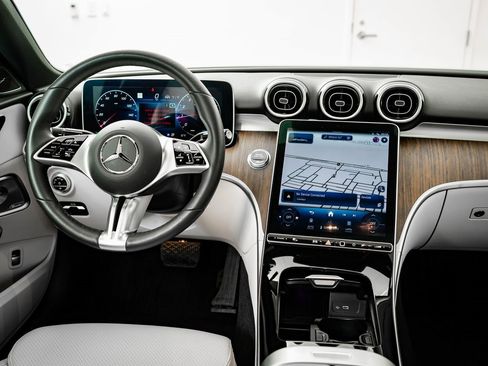 Used 2024 Mercedes-Benz C 300 4MATIC Sedan image 31