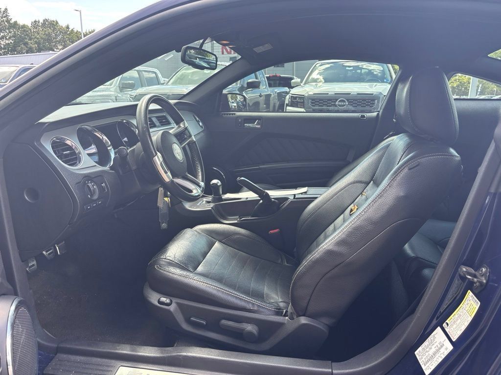 Used 2011 Ford Mustang Premium w/ 203A Rapid Spec Order Code RWD image 2