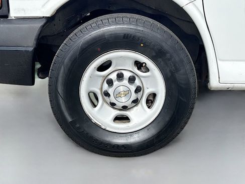 Used 2024 Chevrolet Express 3500 Extended w/ Driver Convenience Package RWD image 28