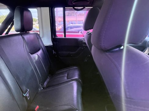 Used 2019 Jeep Wrangler Unlimited Sport S AWD/4WD image 14