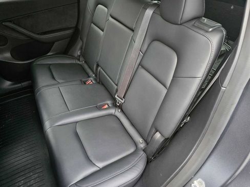 Used 2022 Tesla Model Y Performance image 17