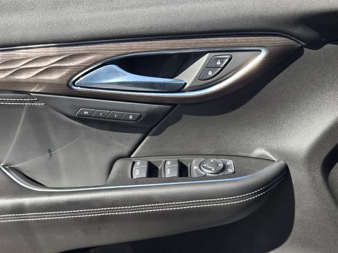 Used 2022 Buick Envision Avenir w/ Technology Package II AWD/4WD image 12