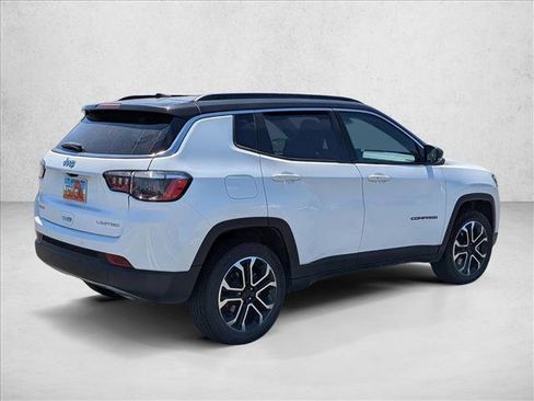 Used 2023 Jeep Compass Limited image 5