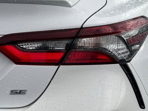 Used 2021 Toyota Camry SE FWD image 24